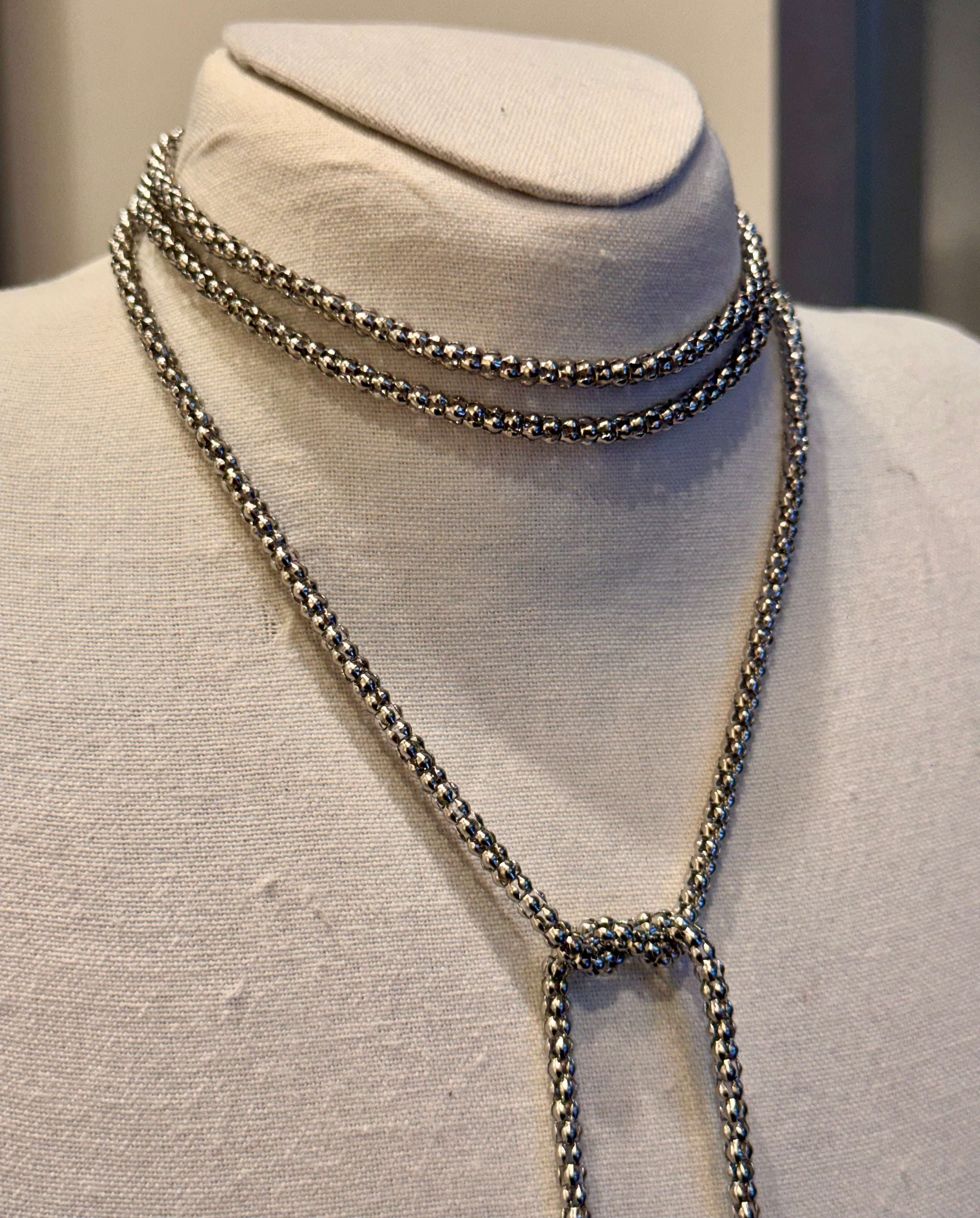 Collar Ana